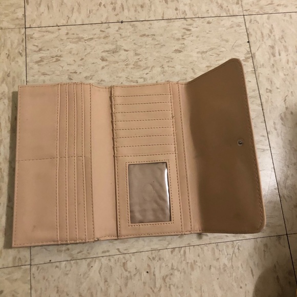 Guess Wallet - Picture 2 of 3